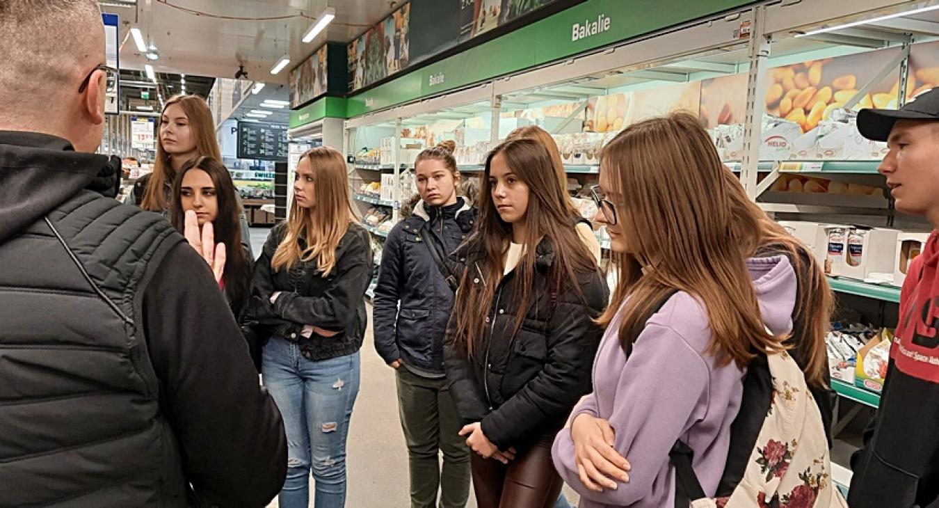 Wycieczka przedmiotowa do międzynarodowej sieci handlowej Makro w Poznaniu. 