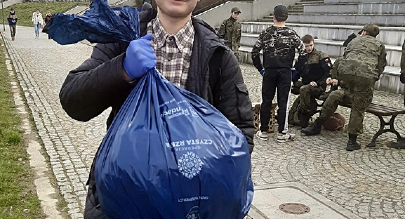 Szkolna Eko-Drużyna posprzątała brzegi Warty.