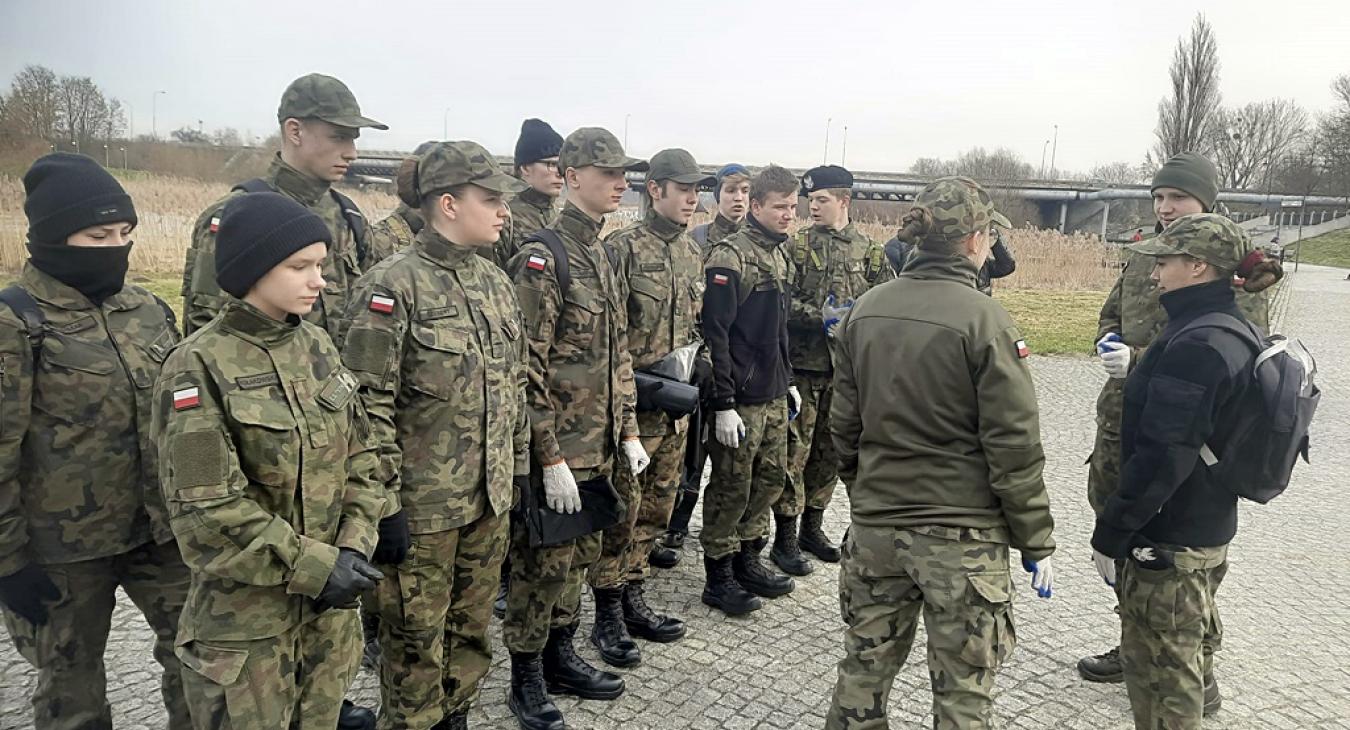 Szkolna Eko-Drużyna posprzątała brzegi Warty.