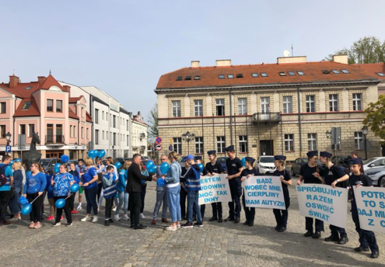 Happening z okazji Światowego Dnia Świadomości Autyzmu