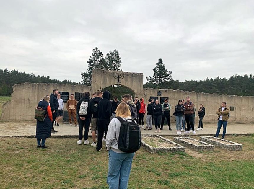 „Nie tak dawno, nie tak daleko”  wycieczka do Muzeum byłego Obozu Zagłady w Chełmnie Nad Nerem